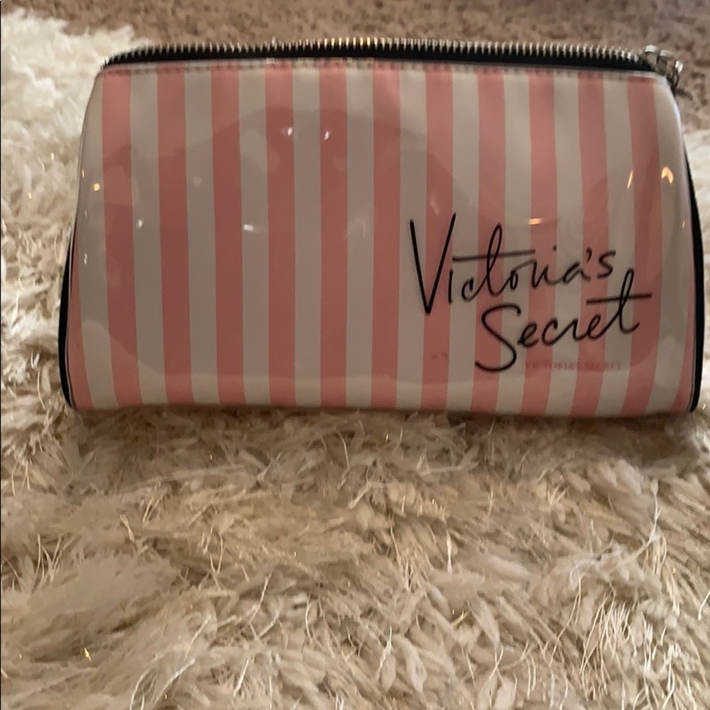Cute! Victoria’s Secret Bag - Picture 2 of 8